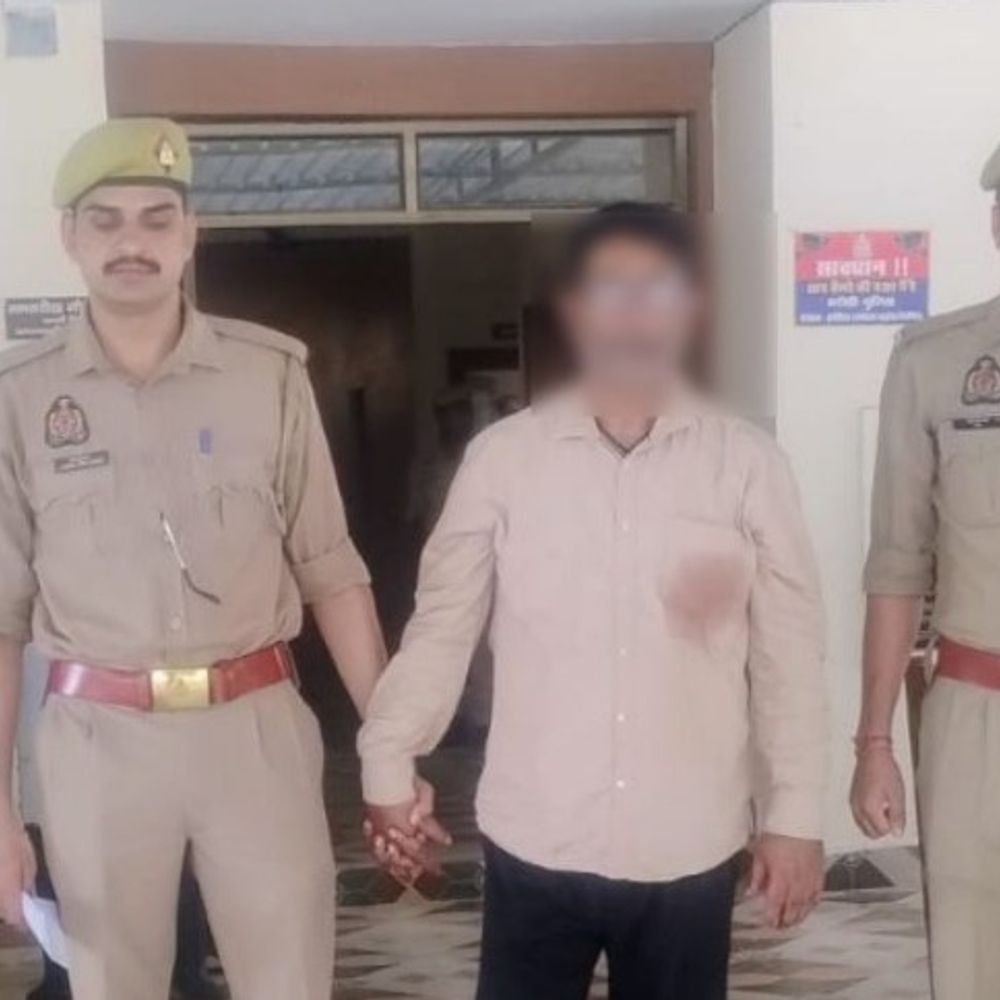 भदोही में जैविक खेती के नाम पर ठगी, आरोपी गिरफ्तार:10 लाख के निवेश पर 20 लाख का सामान देने का वादा किया था