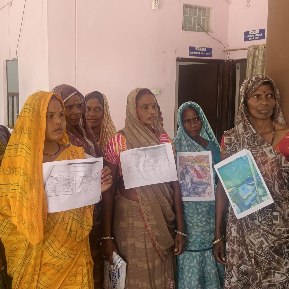 हरदा के नहालखेड़ा में 9 एकड़ सरकारी-जमीन बेचने का आरोप:50 साल से रह रहे परिवार बोले- घर बनाने तक जमीन नहीं, ग्रामीणों ने जनसुनवाई में रखीं समस्याएं