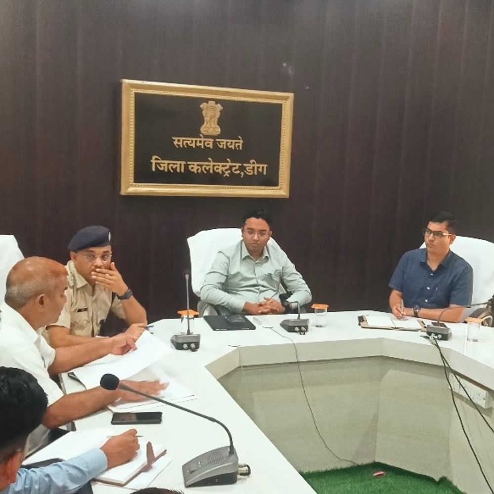 मतदान केंद्रों पर मोबाइल नेटवर्क जांचने के निर्देश:कलेक्टर ने दूरसंचार समिति की बैठक में शैडो एरिया की लिस्ट बनाने को कहा