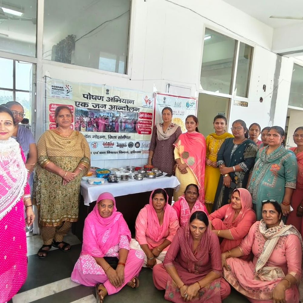 गोहाना में आंगनवाड़ी कार्यकर्ताओं ने बनाए पौष्टिक व्यंजन:बच्चों को स्वस्थ रखने का दिया संदेश; शीला ने जीता पहला इनाम