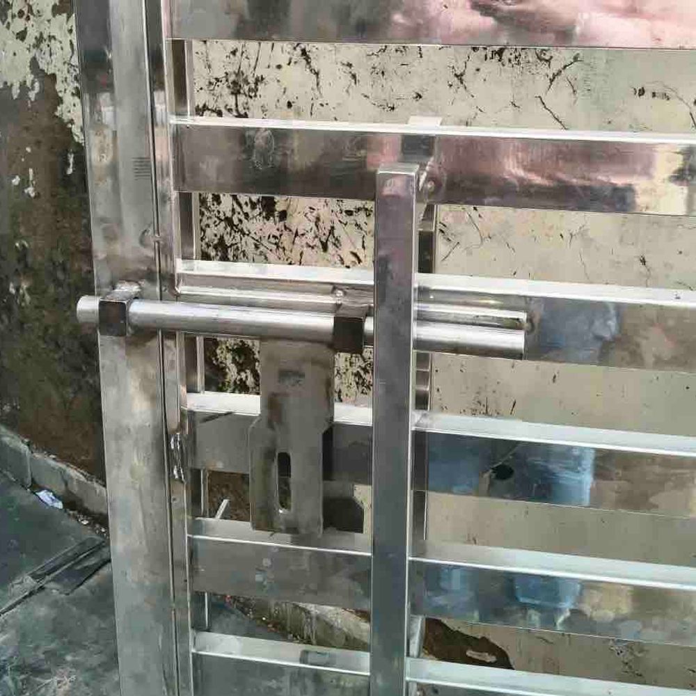कानपुर के स्क्रैप गोदाम में 12 लाख की चोरी:चोर CCTV में कैद, एसीपी बोले- खुलासे के लिए 4 टीमें लगाईं