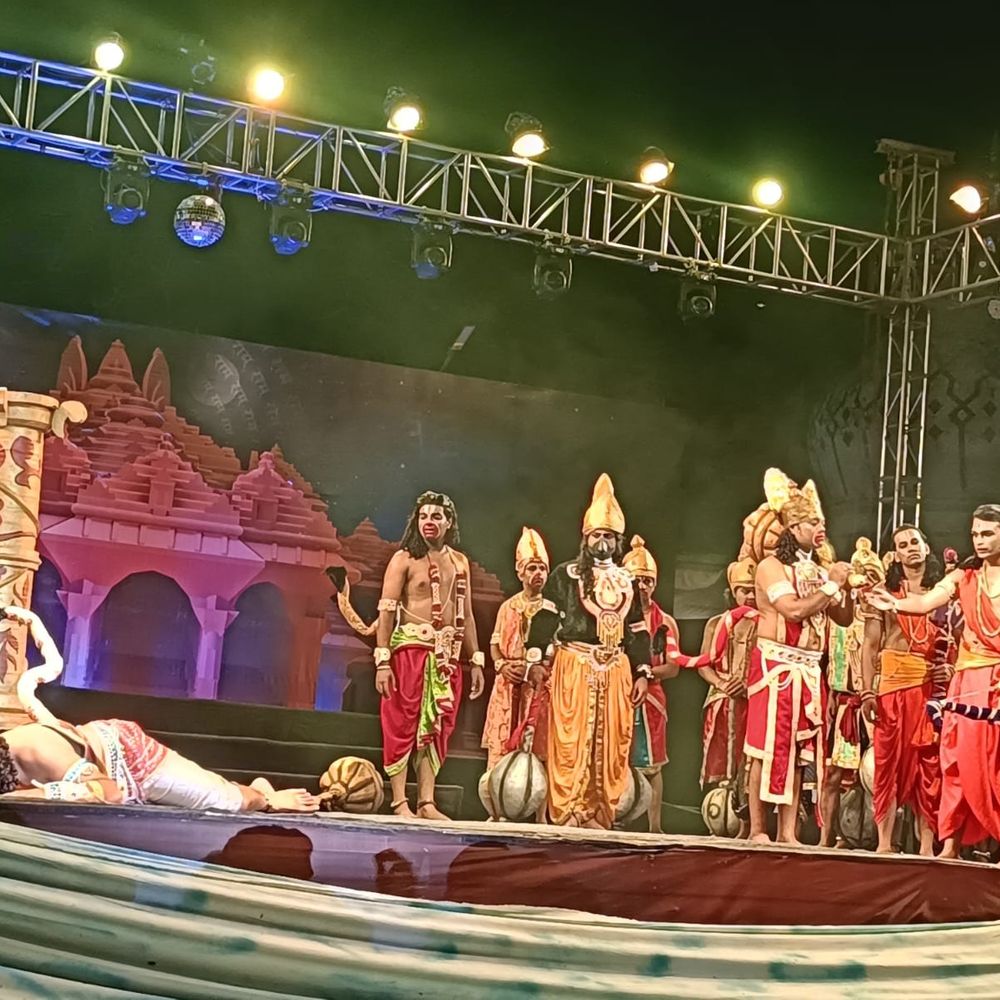 टीकमगढ़ में रामलीला, शबरी प्रसंग से लंका दहन तक मंचन:श्री राम ने शबरी को नवधा भक्ति सुनाई; कल होगा रावण वध और राज्याभिषेक