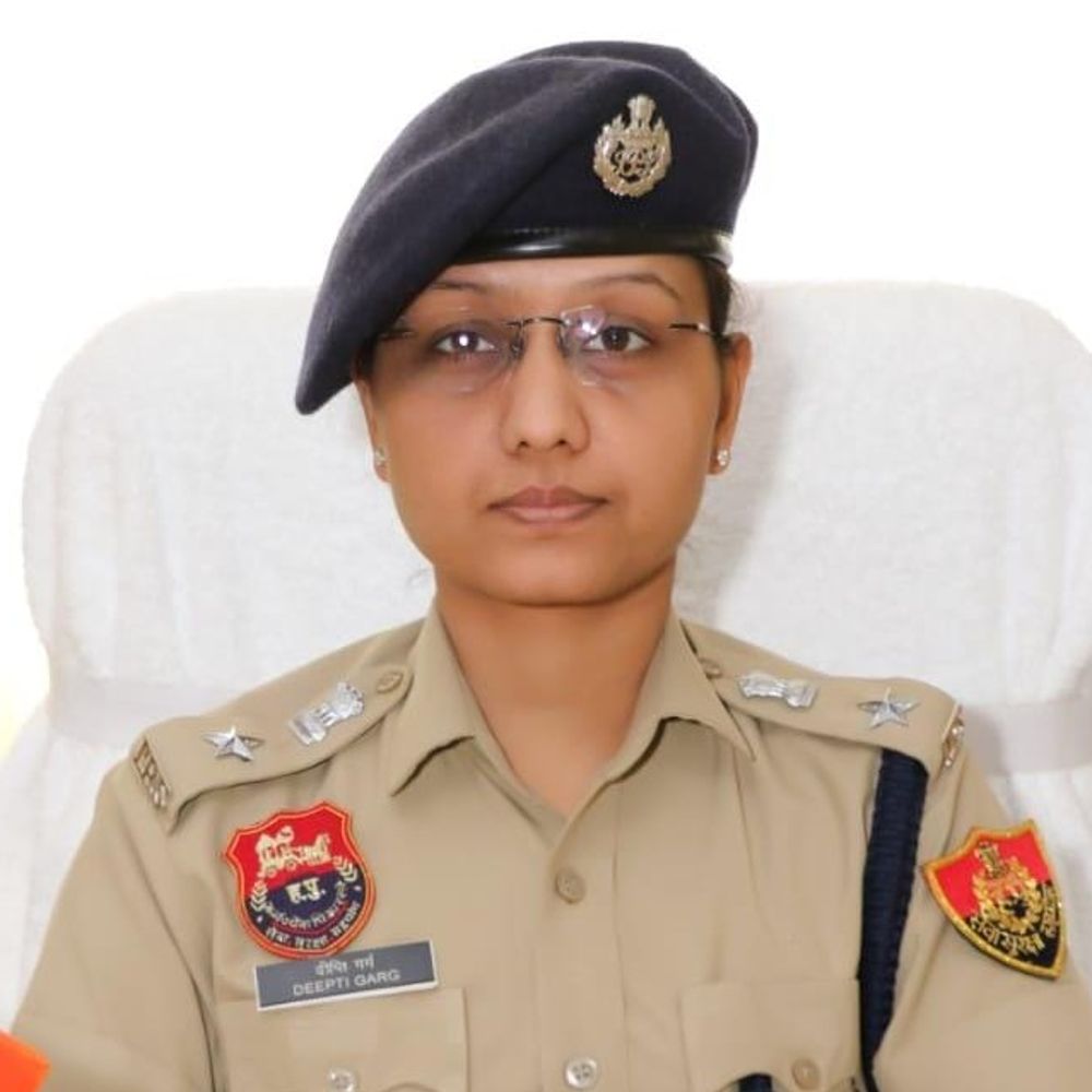 विदेशी नंबर से धमकी मिले तो अभेद्य ऐप बनेगा सुरक्षा:पलवल एसपी बोलीं- विदेशी और वर्चुअल कॉल-मैसेज को ब्लॉक करेगा, डरकर ट्रांसफर न करें पैसा