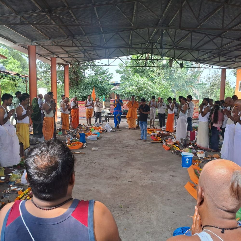 श्राद्ध पक्ष में पूर्वजों की स्मृति में सामूहिक पिंडदान