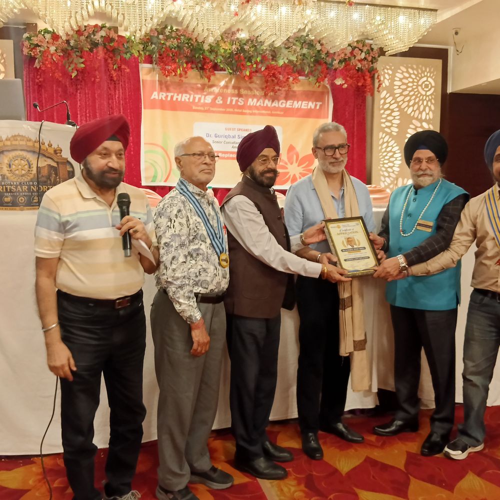 रोटरी क्लब के सेमिनार में डॉ. छीना बोले- नी-रिप्लेसमेंट से बचना है तो वजन घटाएं