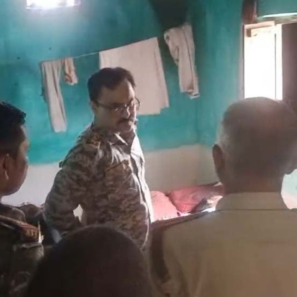 पानी भरने के विवाद में पत्नी की हत्या, पति गिरफ्तार:चाकू और ईंट से हमला कर मार डाला, कोर्ट ने भेजा जेल