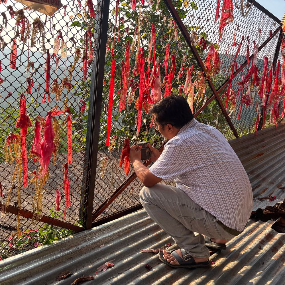 शारदा मंदिर मार्ग पर 20 कैमरे लगाए जा रहे:सीढ़ियों के पास तेंदुआ दिखने के बाद पहाड़ी पर बढ़ी निगरानी