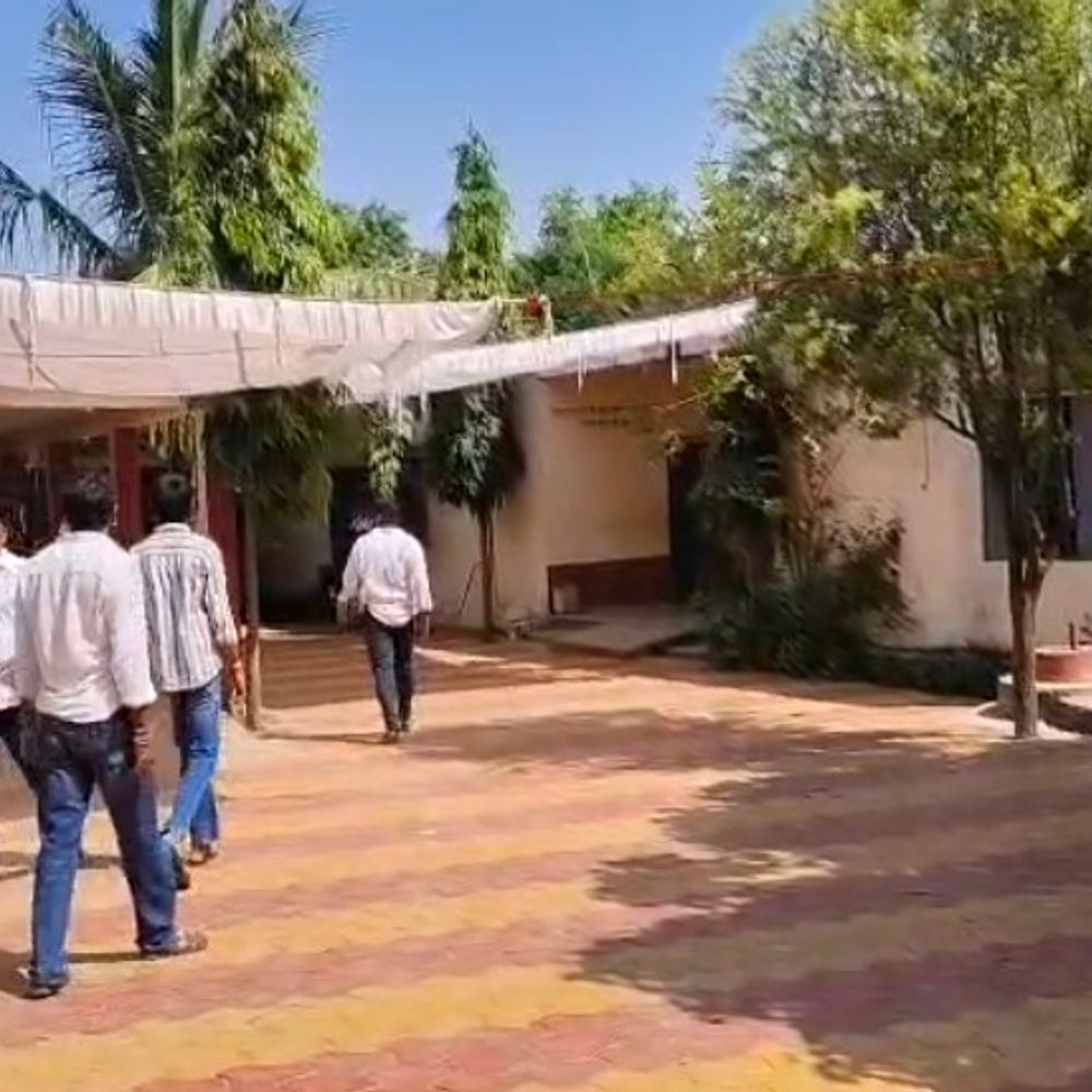 सरपंच उपचुनाव के लिए खोखरा-सेन्दुरा में वोटिंग:वार्ड 12 से गुलाबचंद्र सोनी और वार्ड 13 से मोतीलाल कोल निर्विरोध पंच चुने गए