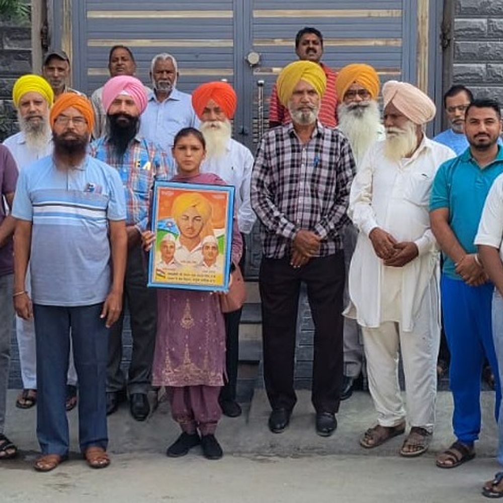 लोक भलाई मंच ने शहीद भगत सिंह का जन्मदिन मनाया