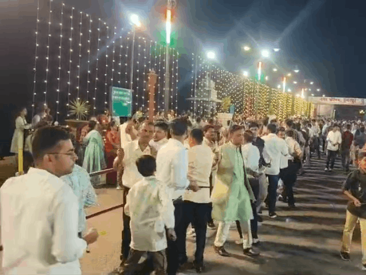 गेपसागर की पाल पर आधी रात तक हुआ गरबा:रथोत्सव में रातभर खनका डांडिया, आज फिर आयोजन