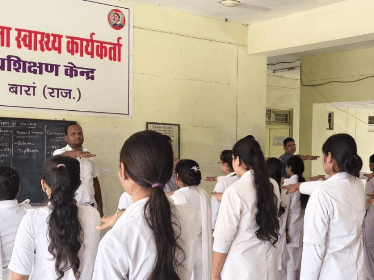 नर्सिंग कॉलेज में स्टूडेंट्स ने नशामुक्त समाज की ली शपथ:नर्सिंग अधीक्षक ने युवाओं को किया प्रेरित, स्वस्थ जीवनशैली अपनाने पर दिया जोर