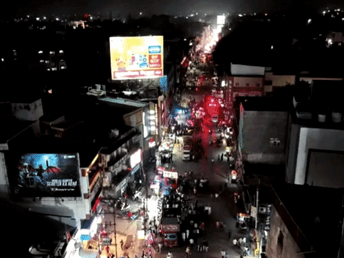 रायपुर गणेश विसर्जन झांकी, होटल का छज्जा गिरा:एंबुलेंस फंसी, DJ की तेज आवाज पर नाचते रहे लोग, नाग लोक-नरक में सजा की थीम