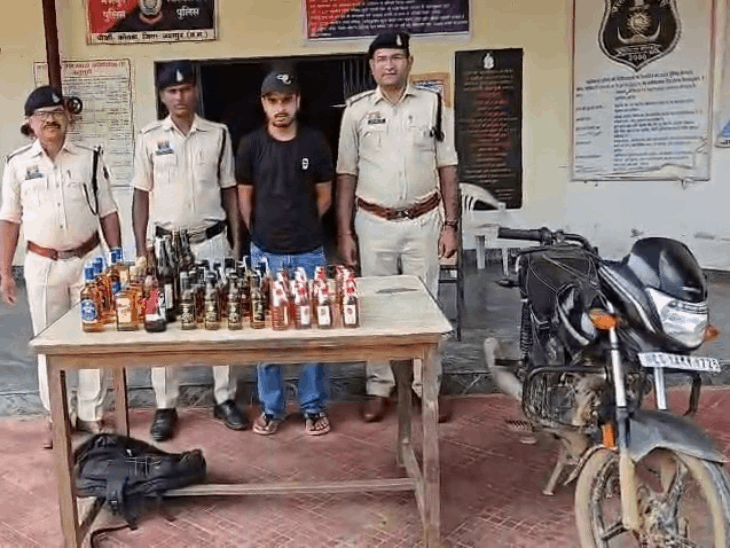 15.1 लीटर अंग्रेजी शराब के साथ युवक गिरफ्तार:कोतबा पुलिस ने नाकाबंदी कर पकड़ा, आबकारी एक्ट में जेल भेजा