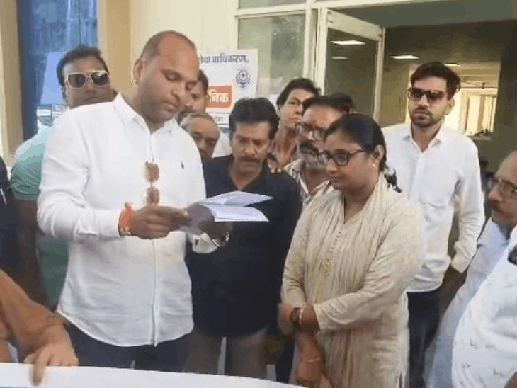 राशन दुकान संचालकों ने कमीशन बढ़ाने पर अड़े:उज्जैन में कलेक्टर को सौंपा ज्ञापन, ₹90 से बढ़ाकर ₹200 प्रति क्विंटल करने की मांग