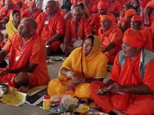 पितृपक्ष मेला, 5 दिनों में 8.85 लाख तीर्थयात्री आए:गयाजी में एक दिन में 4.25 लाख का रिकॉर्ड; पिंडदान के लिए उमड़ी भीड़; कंट्रोल रूम से निगरानी