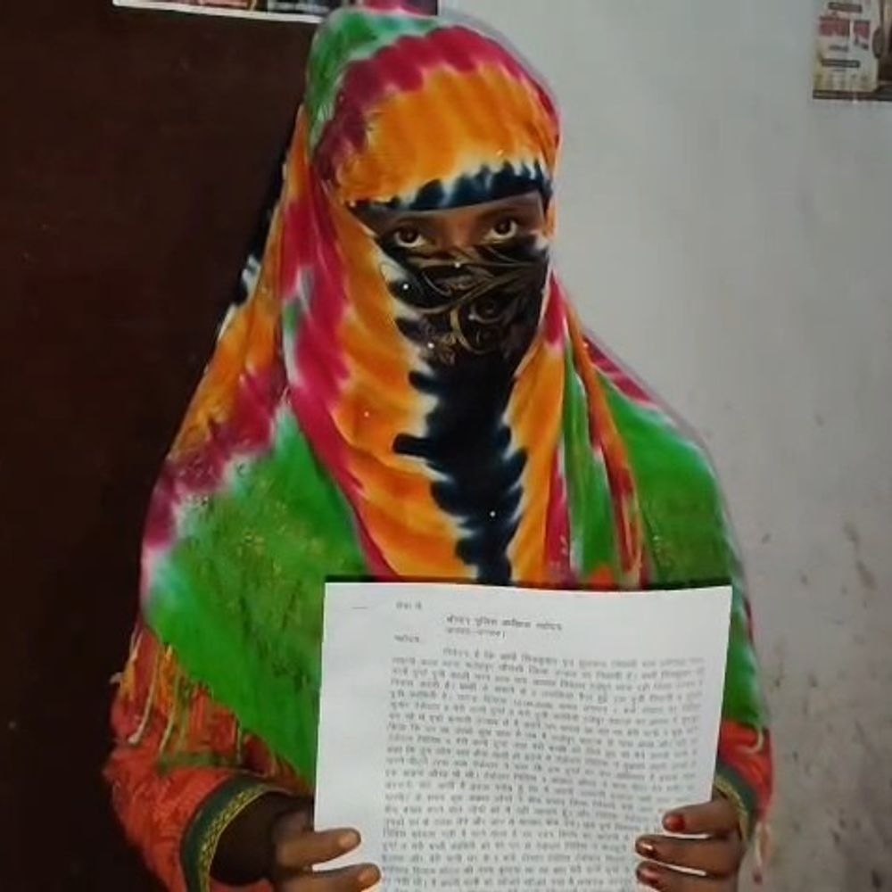 उन्नाव में महिला ने दुष्कर्म का आरोप लगाया:ठेकेदार ने मजदूरी दिलाने के बहाने बुलाया, महिला थाने में शिकायत