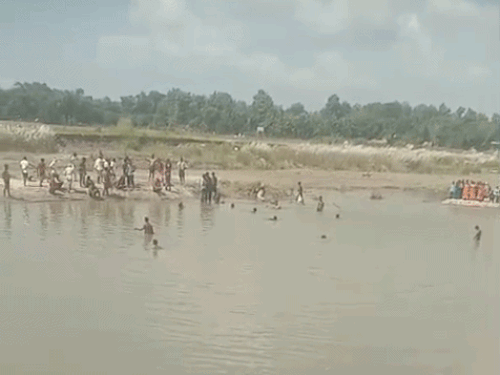 बेतिया में 10 साल का इकलौता बेटा डूबा:चाचा के साथ पत्थर चुनने गया था, नदी के गहरे डोम में चला गया