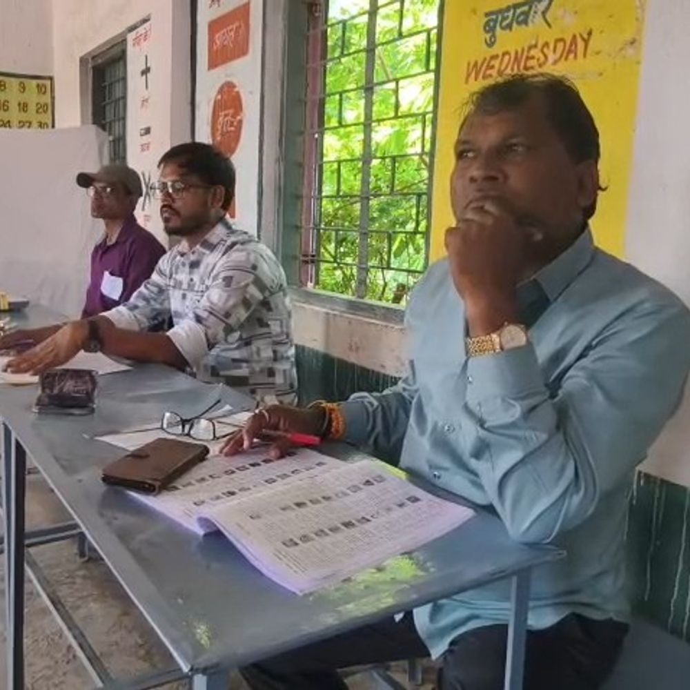 उपचुनाव में नवलपुरा-जावदा के ग्रामीणों ने किया बहिष्कार:खरगोन में सड़क और पुलिया की मांग पर अड़े, कुल 55.8प्रतिशत वोटिंग, 3 अक्टूबर रिजल्ट