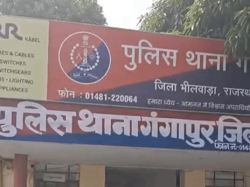 राजस्थान-मध्यप्रदेश में नंबर प्लेट बदलकर नशा तस्करी:टायर फटने पर कार छोड़ भागे; हथियार और 399 किलो डोडा चूरा बरामद