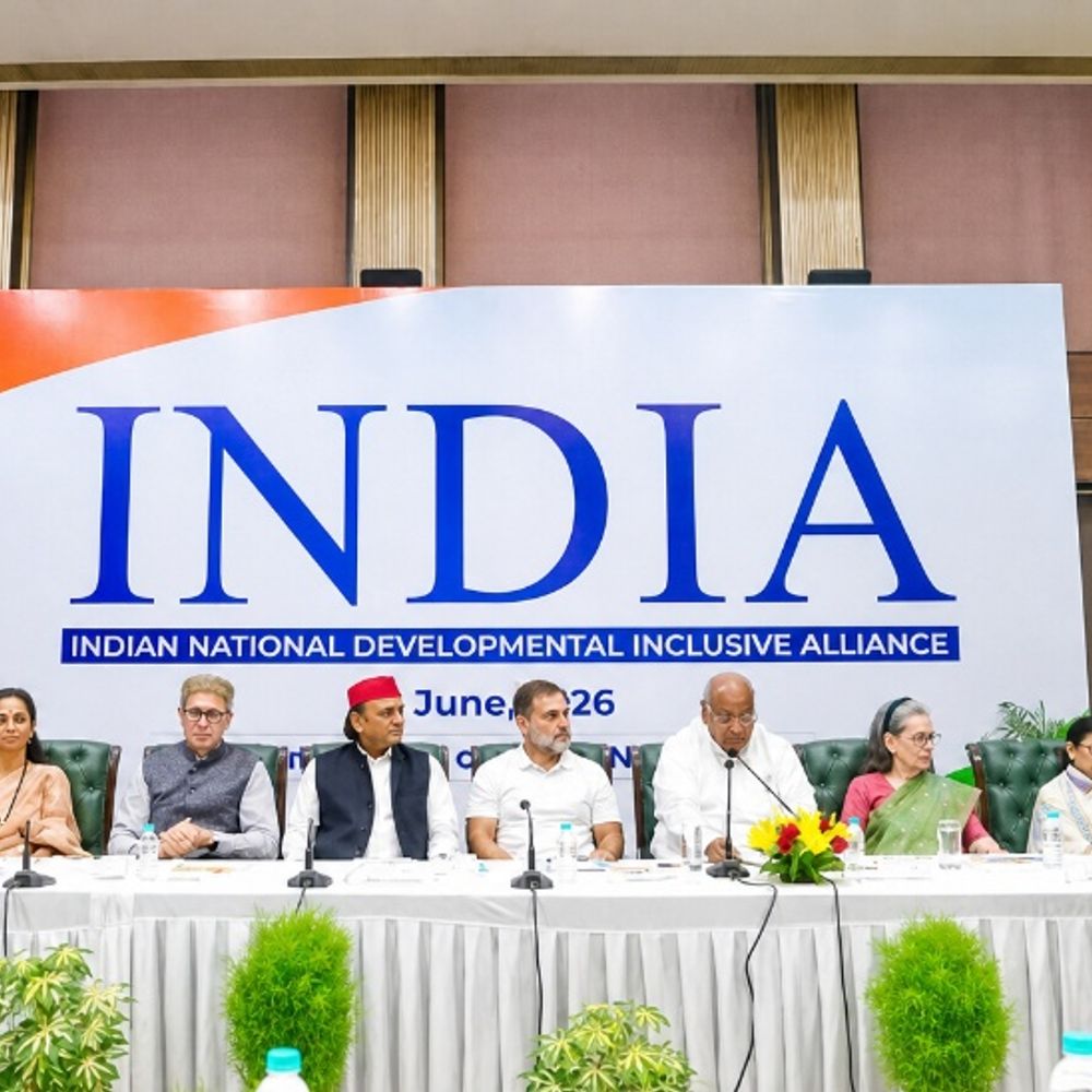 SIR पर INDIA ब्लॉक की कल बैठक, अखिलेश नहीं आएंगे:उद्धव ठाकरे ने भी बनाई दूरी, पार्टी बोली- ज्ञानेश कुमार के खिलाफ प्रदर्शन में व्यस्त