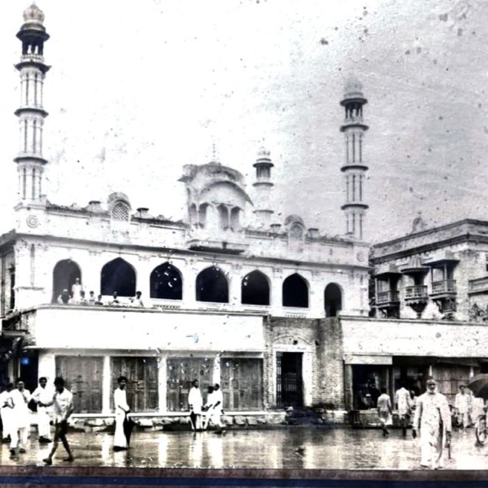 शाही मस्जिद मामला:क्षेत्र बंद होने से 3 करोड़ के कारोबार पर असर व्यापारियों ने 5 हजार लोगों तक पहुंचाए पोहे-चाय