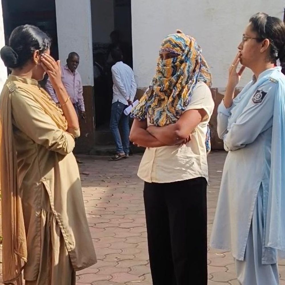 खुद को नारकोटिक्स TI बताकर 4.45 करोड़ की ठगी:रतलाम में महिला गिरफ्तार, एनकाउंटर स्पेशलिस्ट बनकर दी थी धमकी