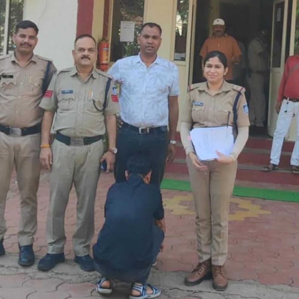 महिला से दुष्कर्म का मामला, एक आरोपी गिरफ्तार:आरोपी बस मालिक के दोस्त ने किया था रेप, महिला से आरोपी ने की थी मारपीट