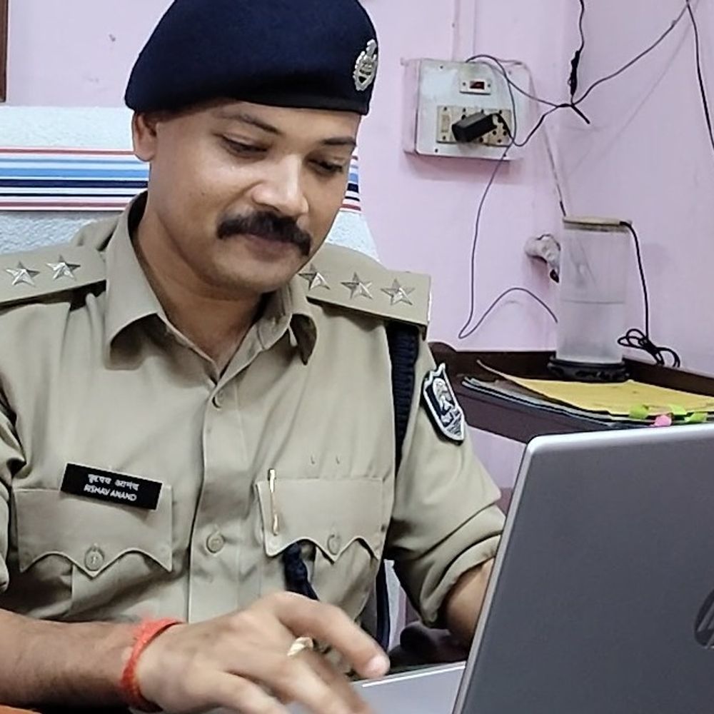 फोन खोने पर भी नहीं निकलेगा एक भी रुपया:बस ऑन रखें फोन की यह एक सेटिंग; जानें साइबर डीएसपी ऋषभ आनंद के टिप्स