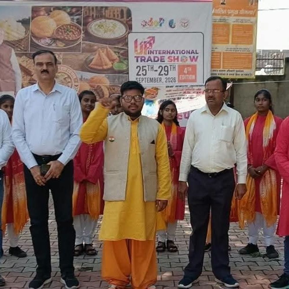 मुजफ्फरनगर में सेवा संकल्प अभियान:नुक्कड़ नाटक से किया जागरूक; कलाकारों ने बताईं सरकार की कल्याणकारी योजनाएं
