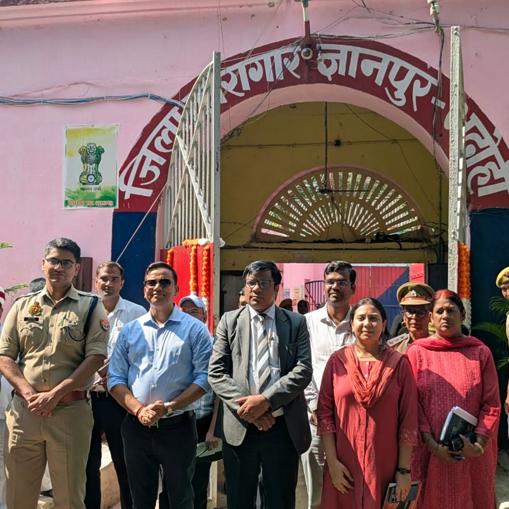 प्रभारी जिला जज ने ज्ञानपुर जेल का निरीक्षण किया:सुरक्षा, स्वच्छता और स्वास्थ्य सुविधाओं का जायजा लिया; समस्याओं के निस्तारण के निर्देश दिए