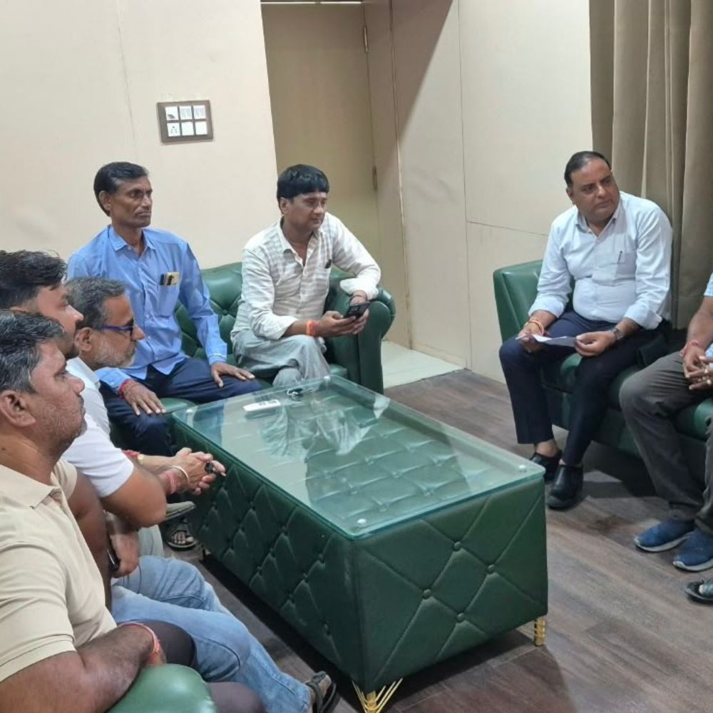 कार्य विभाजन और विकास कार्यों में लापरवाही का आरोप:भाजपा पार्षदों ने कलेक्टर को सौंपा ज्ञापन, मूलभूत समस्याओं के समाधान की मांग