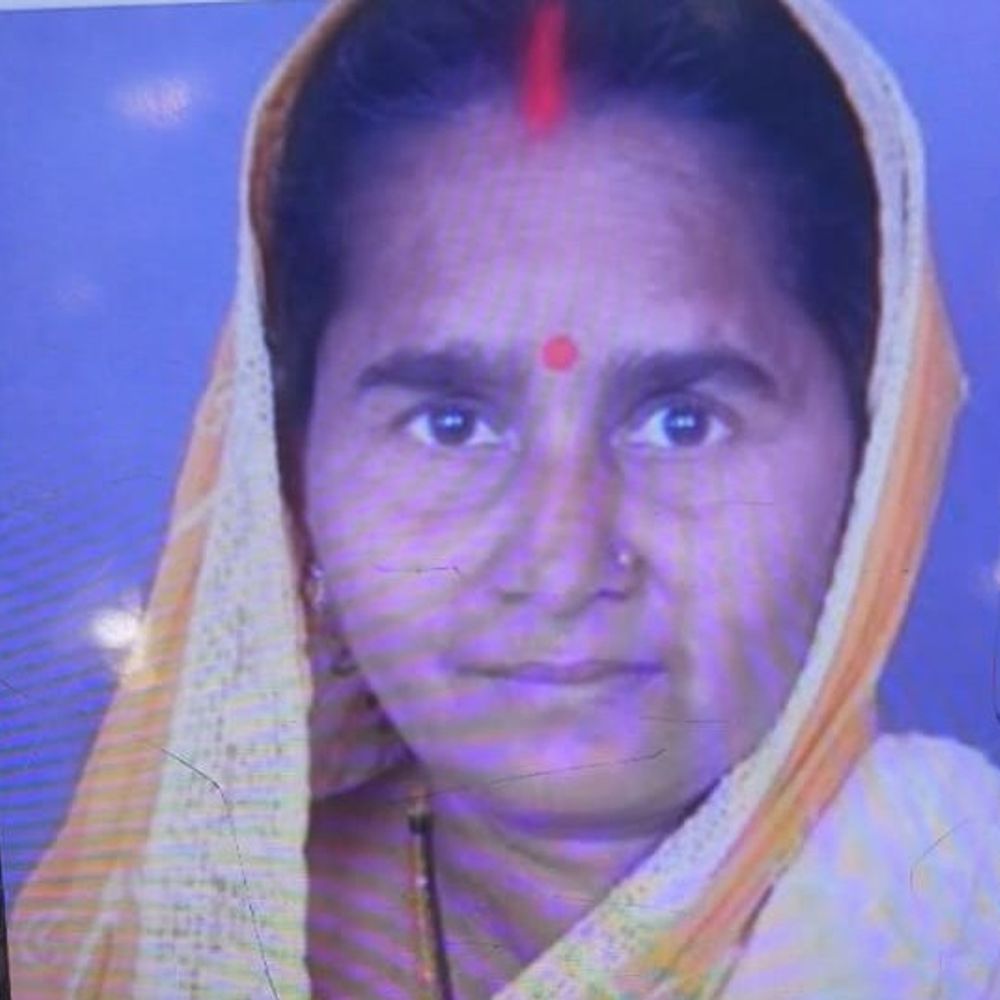 सड़क पर खड़ा रोलर बना मौत का कारण:नवादा में बाइक सवार महिला की मौत, परिजनों ने निर्माण कंपनी पर दर्ज कराया हत्या का केस
