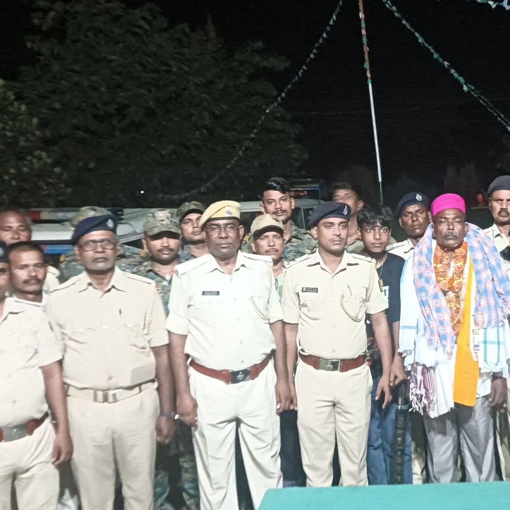 काशनगर थाना के चौकीदार प्रकाश पासवान सेवानिवृत्त:विदाई समारोह का आयोजन, थाना प्रभारी ने किया सम्मानित