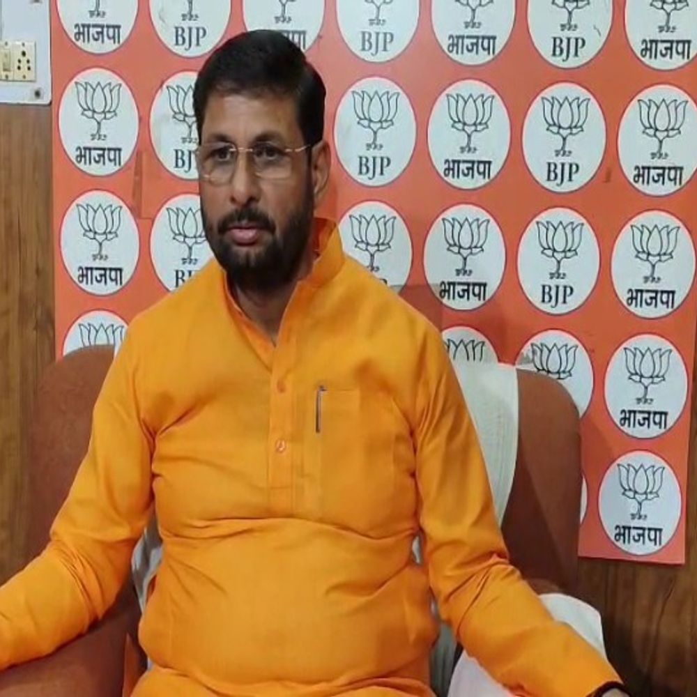 यूपी की बड़ी खबरें:मथुरा में भाजपा विधायक को परिवार समेत बम से उड़ाने की धमकी, पाकिस्तानी नंबर से आई कॉल
