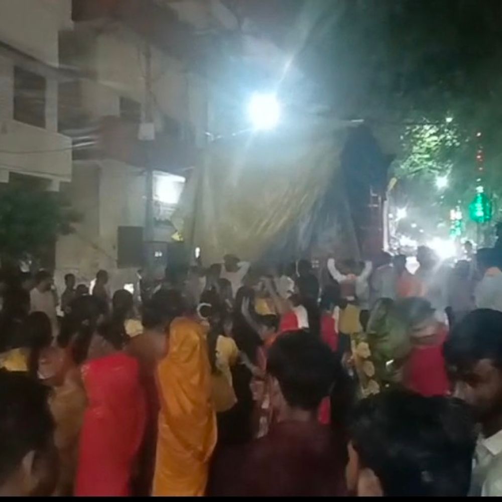 गणेश विसर्जन में तेज आवाज में डीजे बजाने पर FIR:सुल्तानपुर में 12 डीजे संचालकों पर केस दर्ज, राहगीरों और मरीजों को हुई थी परेशानी