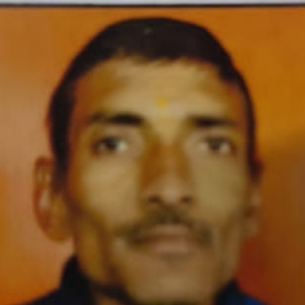 पति की मौत, बच्चों की जिम्मेदारी ने बढ़ाई चिंता:फैक्ट्री में टैंक में आग लगने के बाद 30 फीट नीचे गिरने से दो मजदूरों की हुई थी मौत, पत्नी ने मांगी मदद