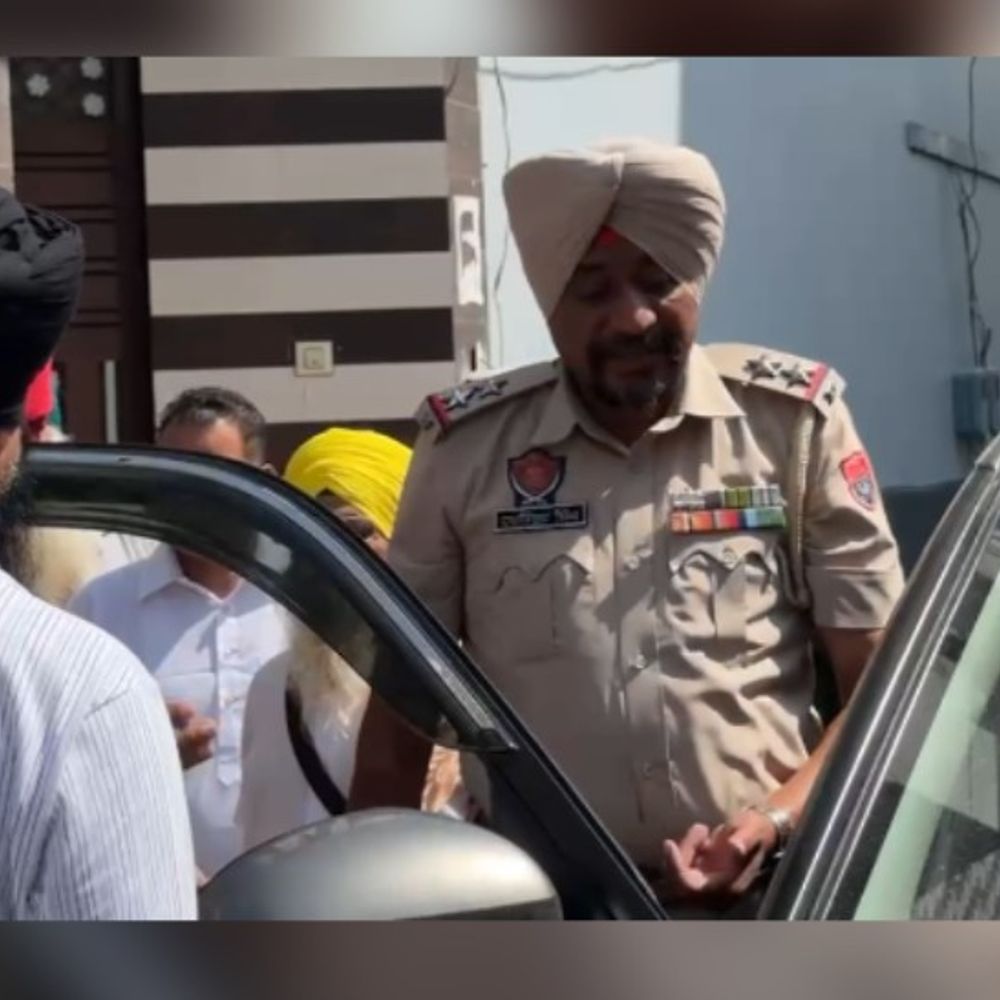 कपूरथला के 2 गांवों में एक रात में 3 चोरियां:हवेलियों से मोबाइल-पर्स और कार से 6 हजार उड़ाए; वारदात CCTV में कैद