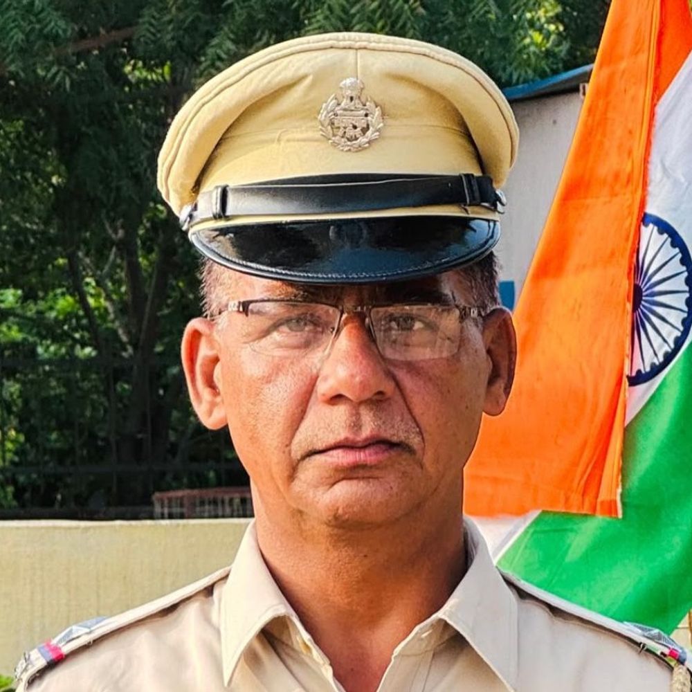 नाइट ड्यूटी कर सोए ASI की हार्ट अटैक से मौत:सुबह कमरे से बाहर नहीं आए तो साथी जगाने पहुंचा, नहीं मिला कोई जवाब