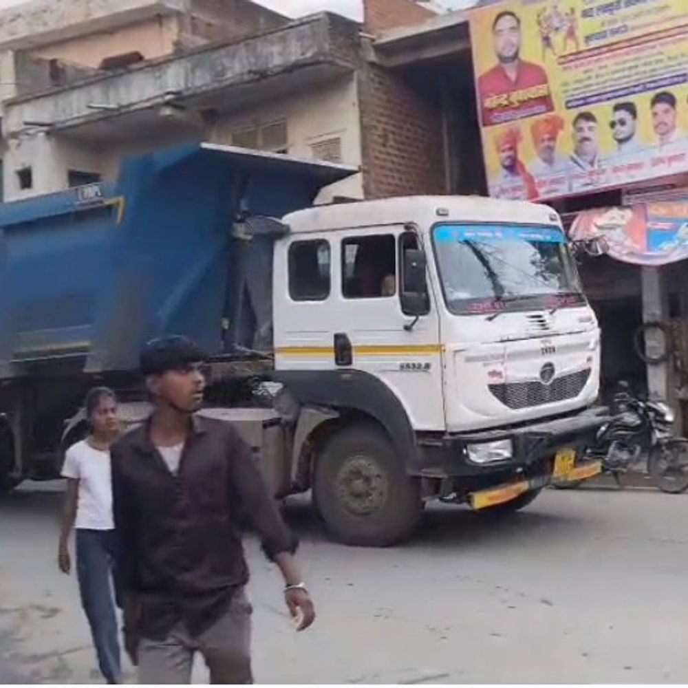 निवाड़ी में भारी वाहनों के प्रवेश पर प्रतिबंध:रेलवे स्टेशन से तिगैला तक सुबह 8 से रात 9 बजे तक, 1 अक्टूबर से लागू होगा नियम