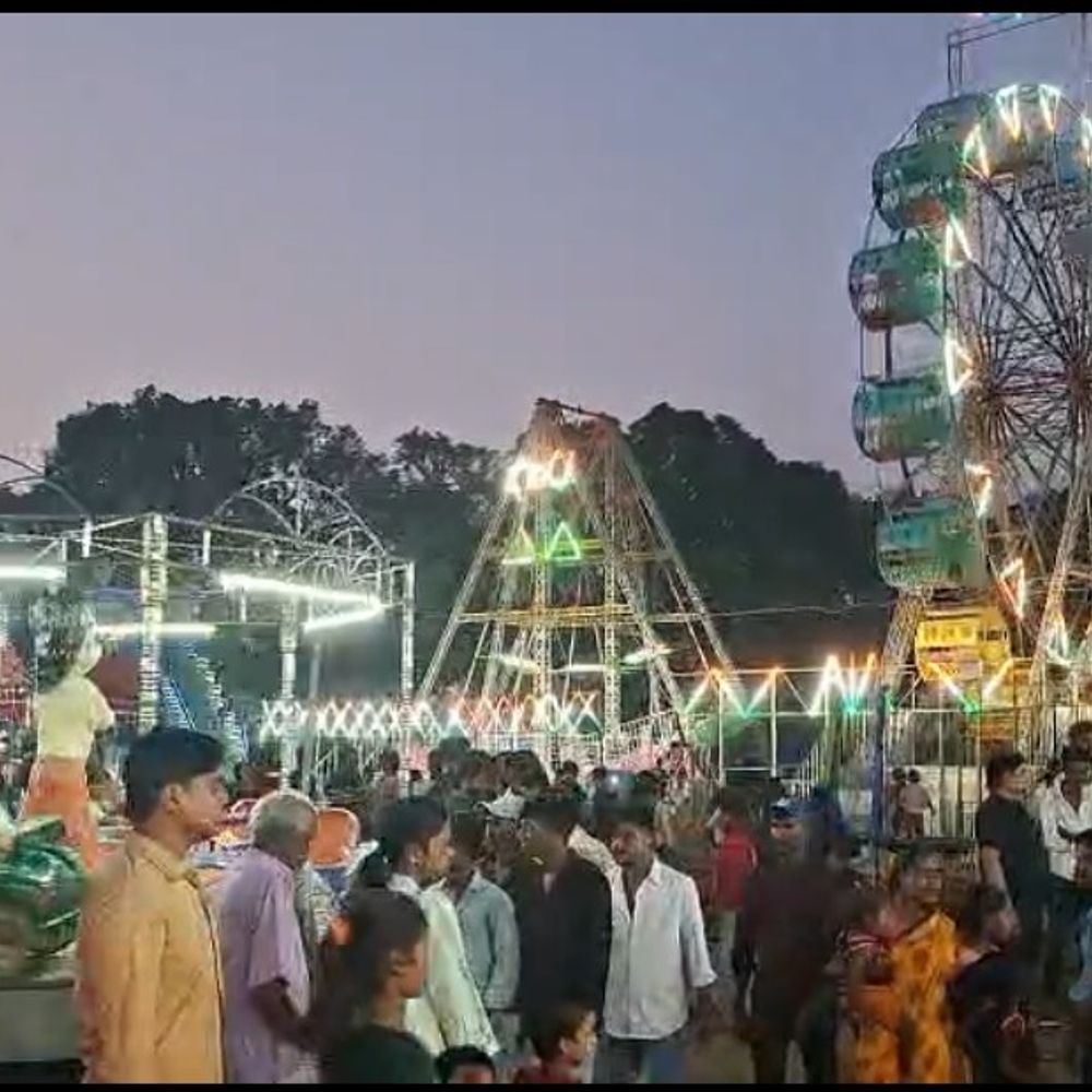 सिमरी इंद्र पूजा के आठवें दिन उमड़ी श्रद्धालुओं की भीड़:मेले में झूले, मनिहारा दुकानें और पहली बार जलपरी बनी आकर्षण का केंद्र