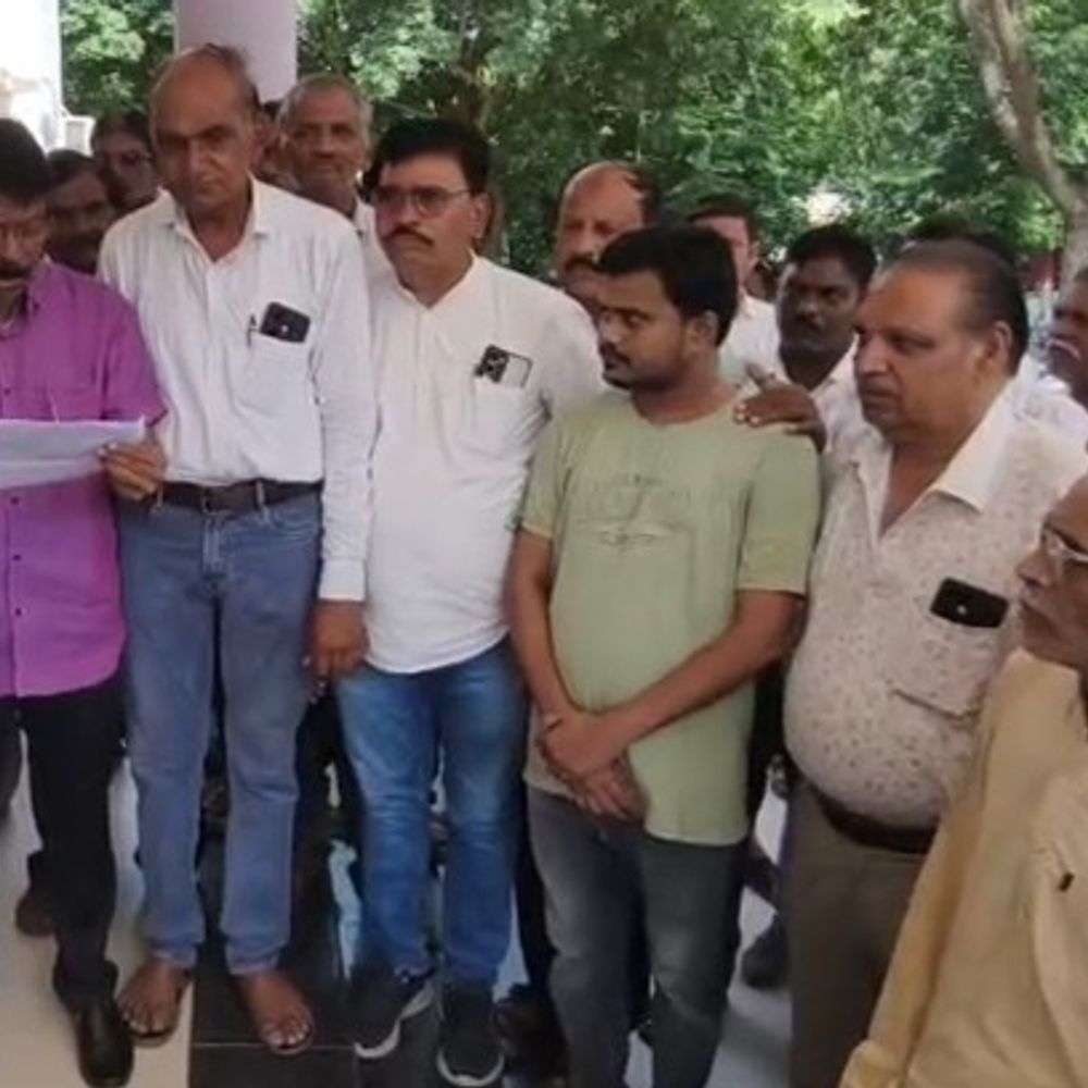 कसरावद में तेज DJ पर रोक की मांग:सर्व समाज ने SDM को ज्ञापन दिया, कहा- नियम तोड़ने वालों पर कार्रवाई हो