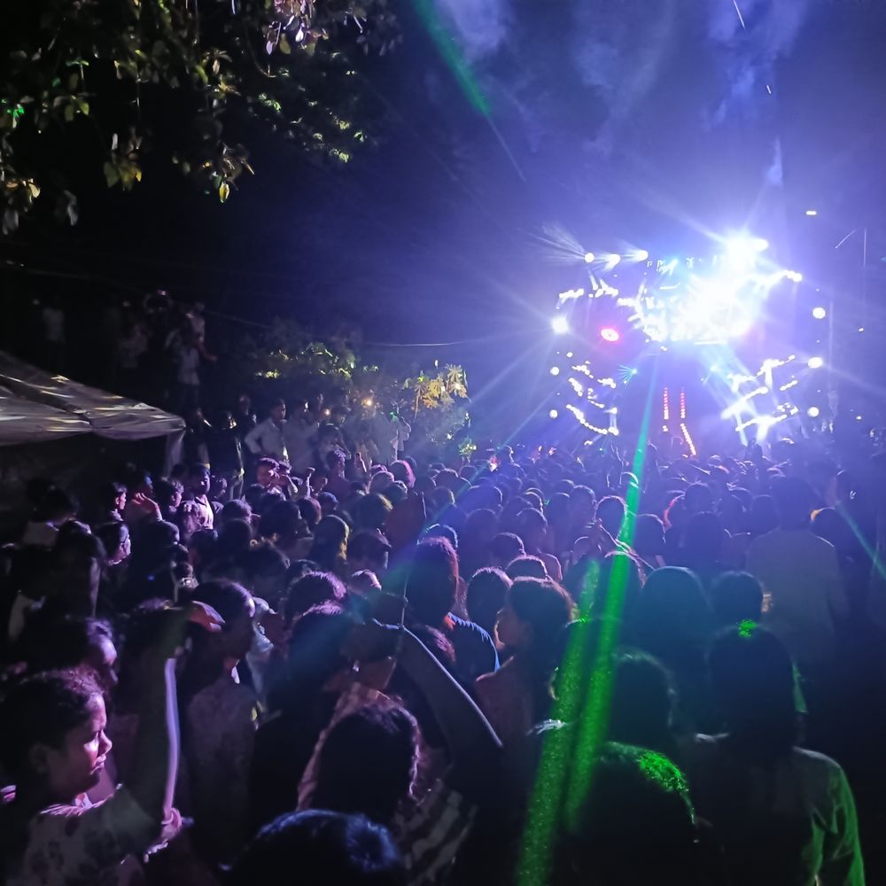 डिंडोरी में गणेश विसर्जन पर निकला चल समारोह:DJ की धुन पर झूमे युवा; 2.5 किमी का सफर 4 घंटे में पूरा