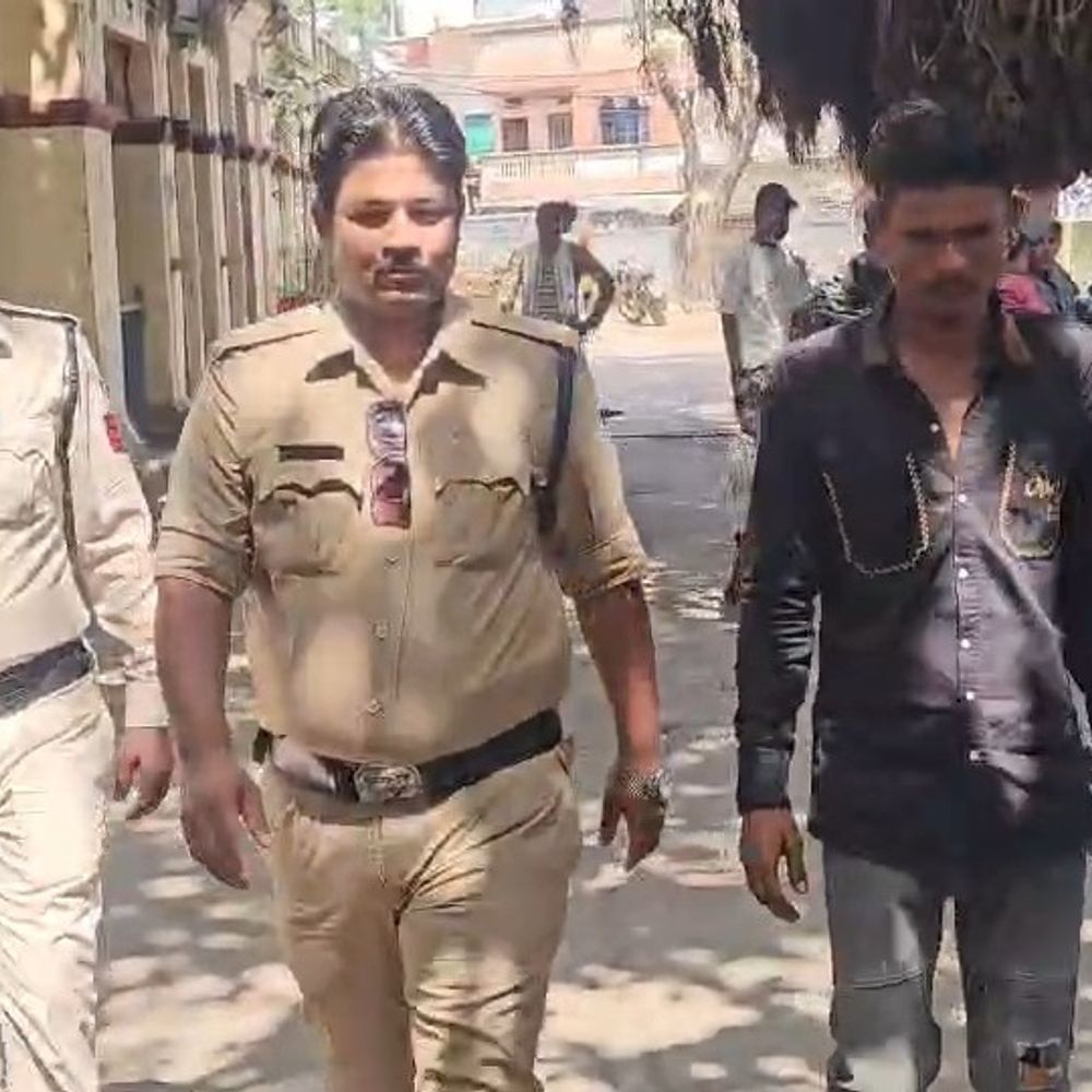 जिलाबदर आरोपी उज्जैन में घूम रहा था:पुलिस को देखकर भागा, घेराबंदी कर पकड़ा; 11 मामले पहले से दर्ज