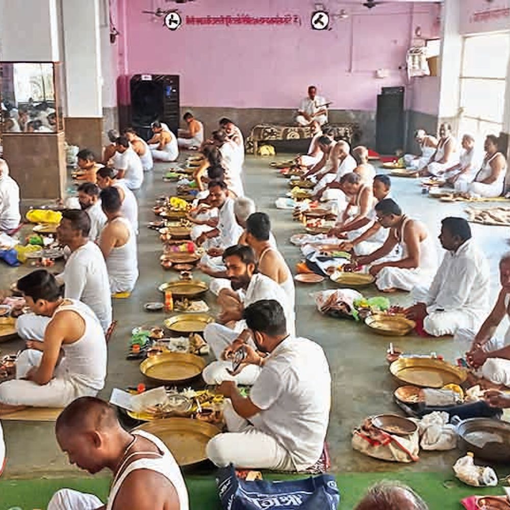 गोसाई मंदिर में 27 साल से जारी निशुल्क तर्पण की परंपरा, रोज पहुंच रहे 200 से अधिक श्रद्धालु