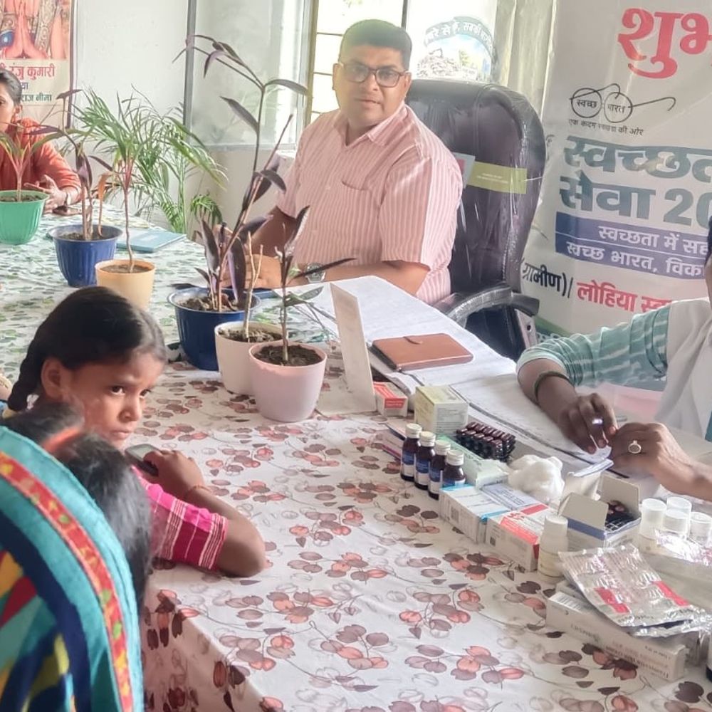 बेगूसराय में स्वच्छता कर्मियों के लिए स्वास्थ्य शिविर:DRDA समन्वयक ने कैंप का किया निरीक्षण, कचरा उठाव-यूजर चार्ज वसूली के दिए निर्देश