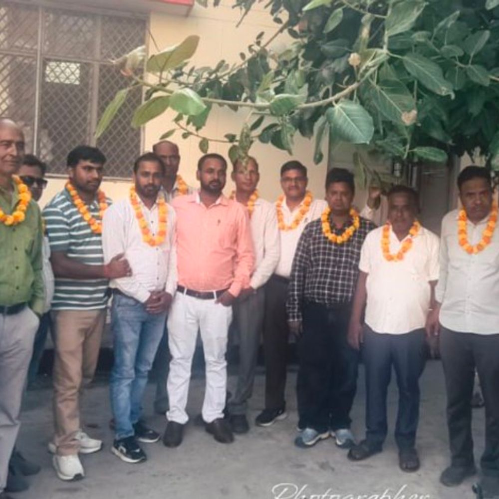 हापुड़ में बिजली परिषद प्राविधिक कर्मचारी संघ की नई कार्यकारिणी:रिंक कुमार अध्यक्ष, महेंद्र प्रजापति सचिव; आनंद विहार बिजलीघर में हुई बैठक