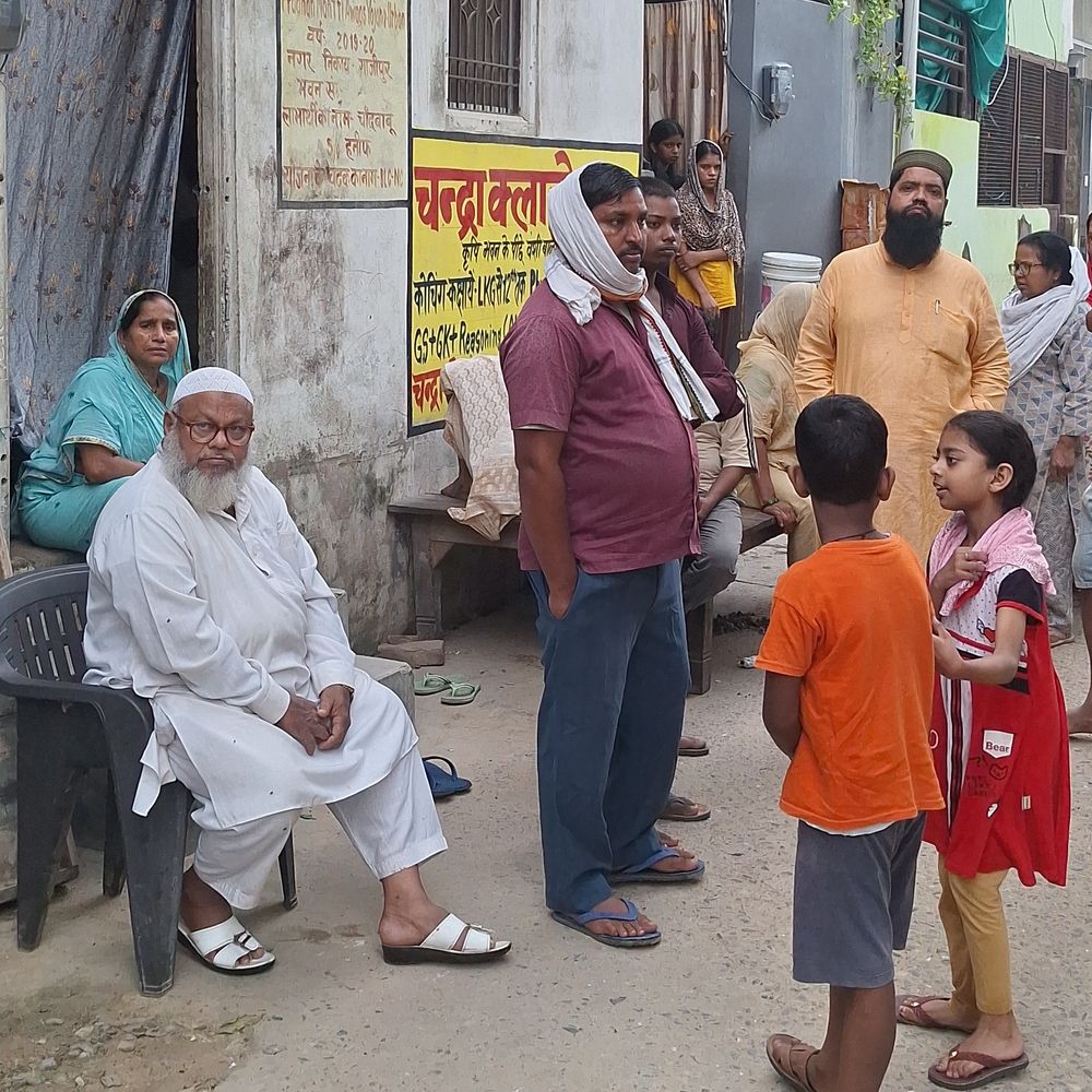 बोलेरो ने फल विक्रेता को 100 मीटर तक घसीटा, मौत:गाजीपुर में उत्तर प्रदेश सरकार लिखी गाड़ी से हादसा, दो साल पहले हुई थी शादी