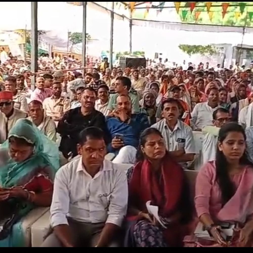 उमरिया में कृषि उपज मंडी में बलराम कृषि महोत्सव:वर्चुअली शामिल हुए मुख्यमंत्री, प्रभारी मंत्री ने किसानों और छात्राओं को किया सम्मानित
