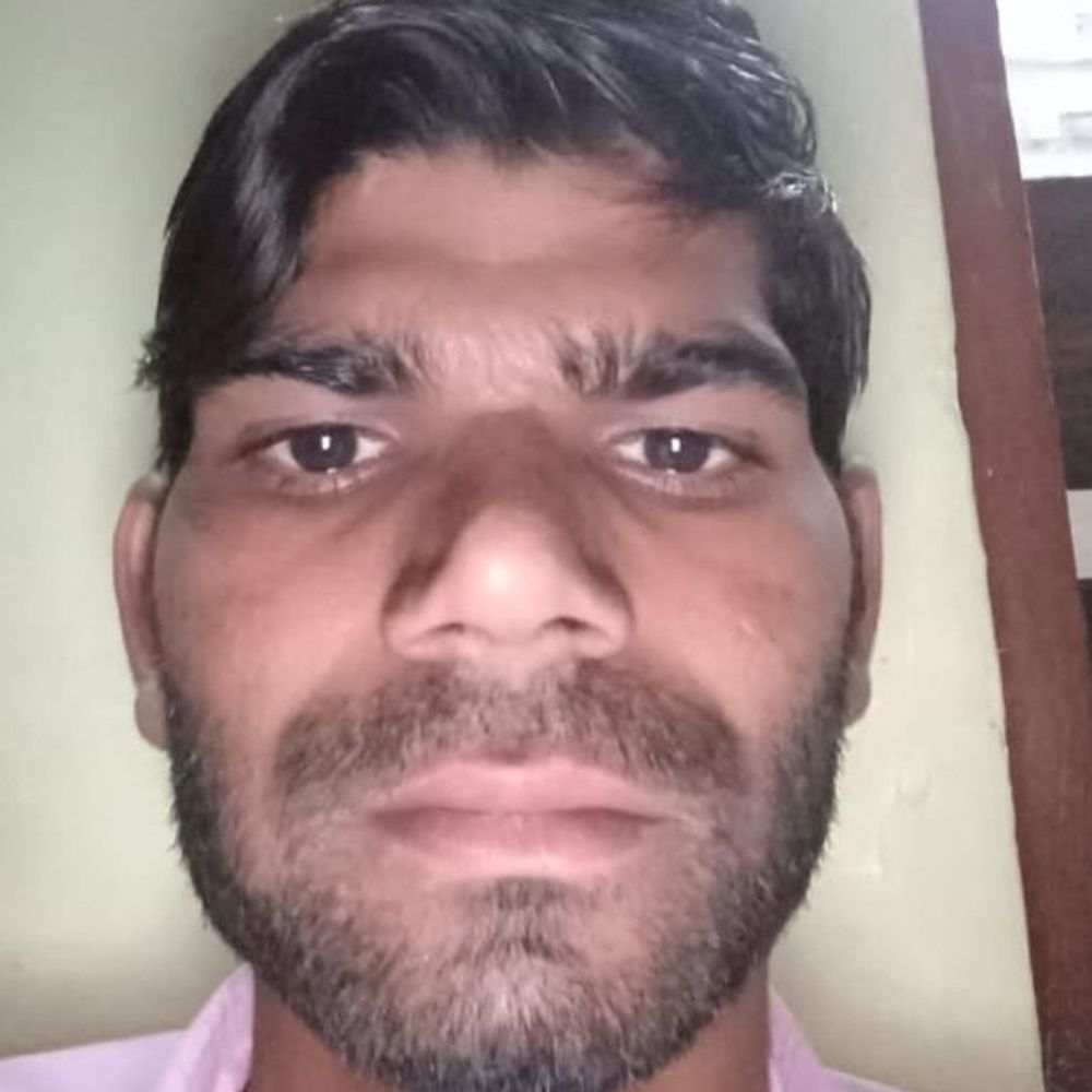 बदायूं में कर्ज से परेशान युवक ने लगाई फांसी:लोन की किस्तें नहीं भर पाने से था तनाव में, पुलिस ने शुरू की जांच