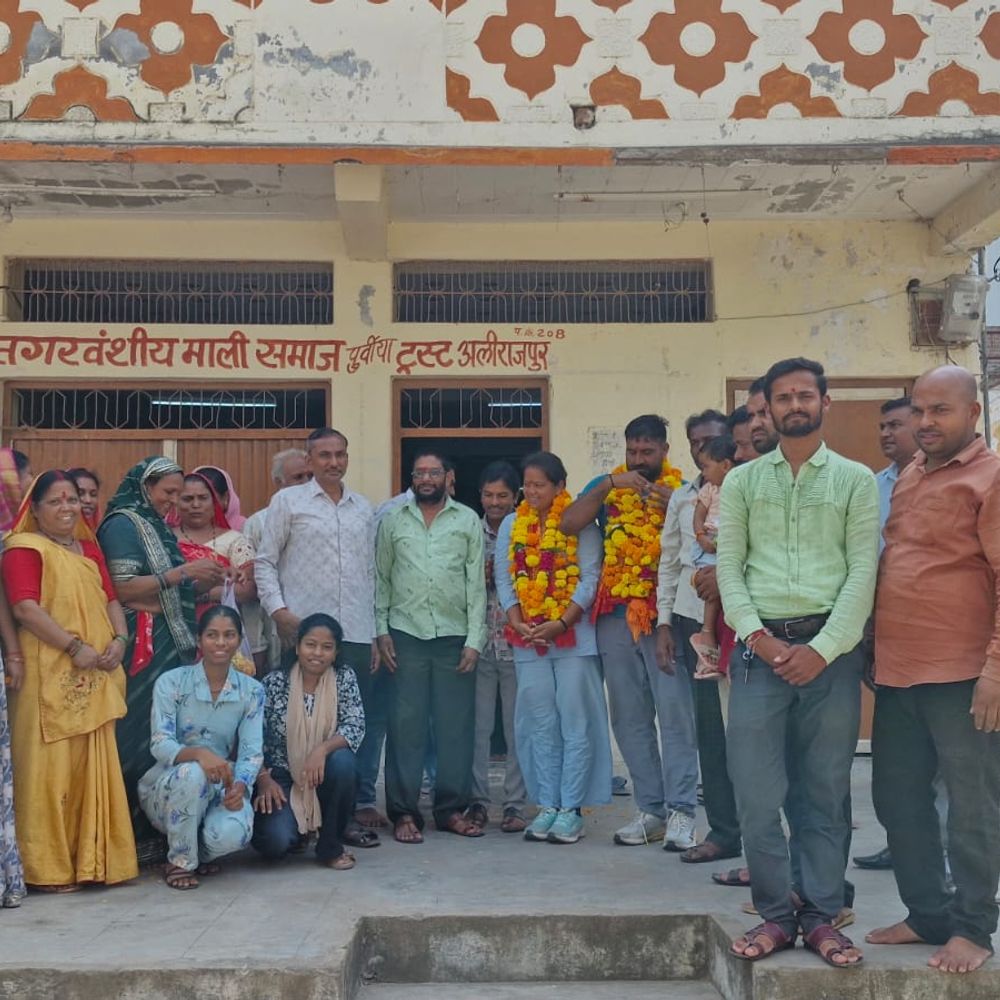 12 ज्योतिर्लिंग और चार धाम की पैदल यात्रा पर निकले माली समाज के दंपती